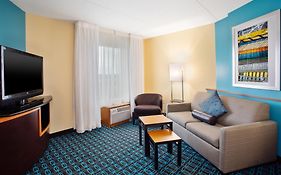 Fairfield Inn & Suites By Marriott Lexington North